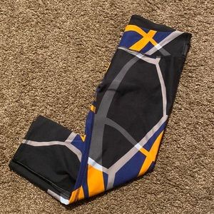 Athletic capri leggings